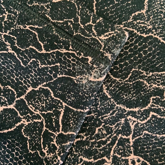 Lululemon Align 28” leggings in lacescape Spanish rose black - Picture 8 of 10